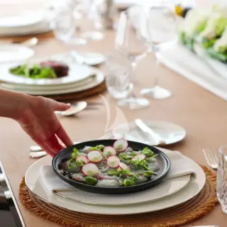UPPER DECK DINING ARRANGEMENT 3