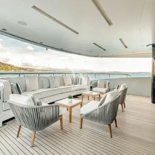 MAIN DECK OUTDOOR LOUNGE