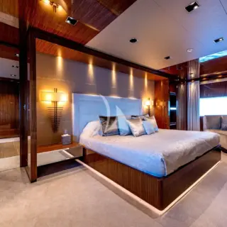 MAIN DECK OWNER SUITE