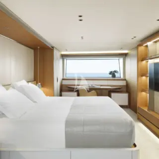 AMIKA - Owner's stateroom