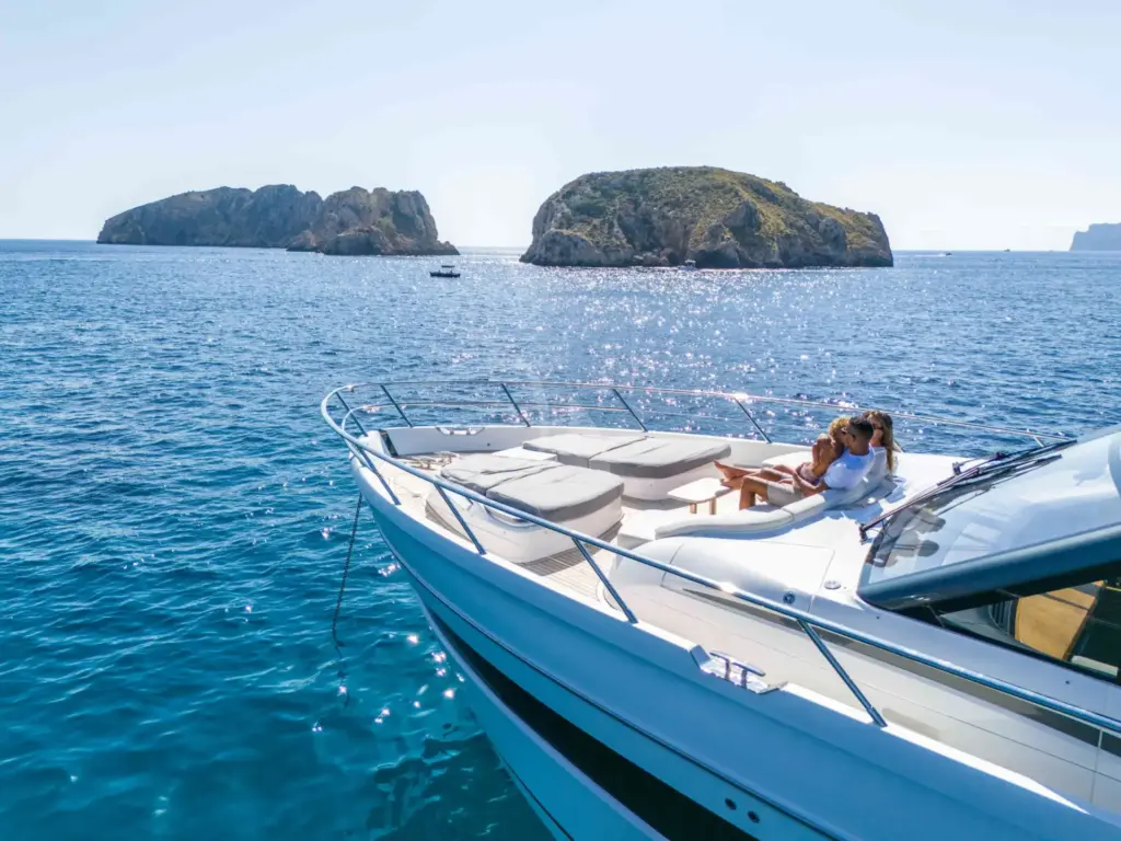 NEGOTIATOR 1 - Bow lifestyle 