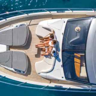 Bow seating