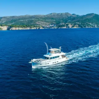 CLOUD 9 Port side view