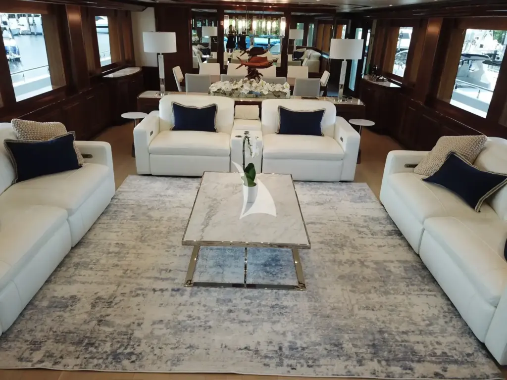 BLUE TIME - Main Salon