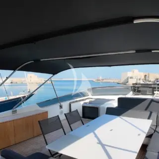 Upper deck