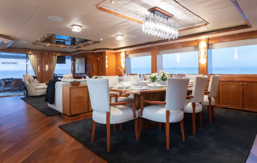 TEMPTATION - Dining in Salon