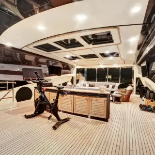 Bridge deck aft