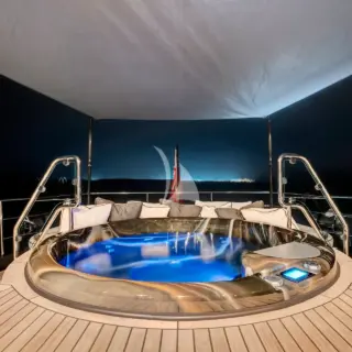 Bridge deck aft jacuzzi