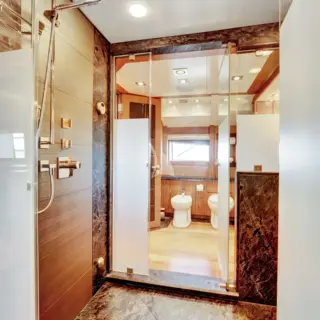 Master cabin en suite