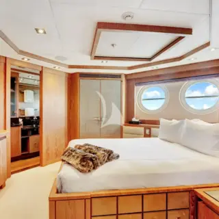 Double cabin