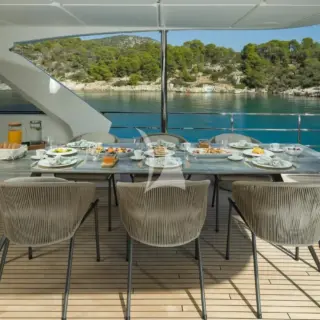 Upper deck dining area