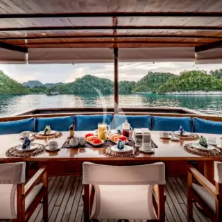 Main deck aft dining