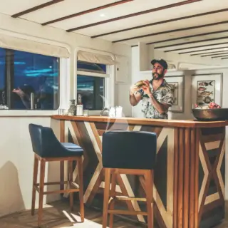 Bar maindeck dining area