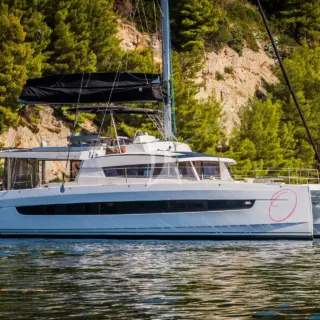 OCEAN LOUNGE - Image 1