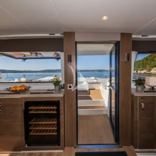 OCEAN LOUNGE - Image 17