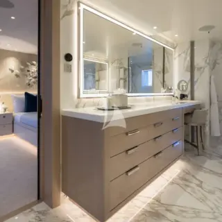 Master bathroom en suite