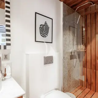Double cabin 1 bathroom
