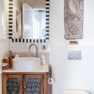 Double cabin 3 with extra single bed bathroom