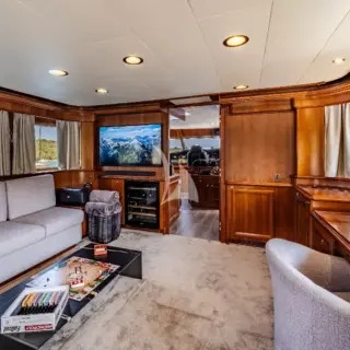 KLOBUK - Flybridge salon