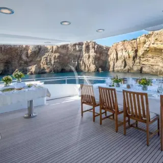 Upper Deck Dining