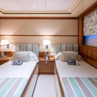 Twin Cabin 2