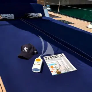 DARK STAR OF LONDON - Sun Lounger