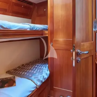 DARK STAR OF LONDON - Bunk Cabin