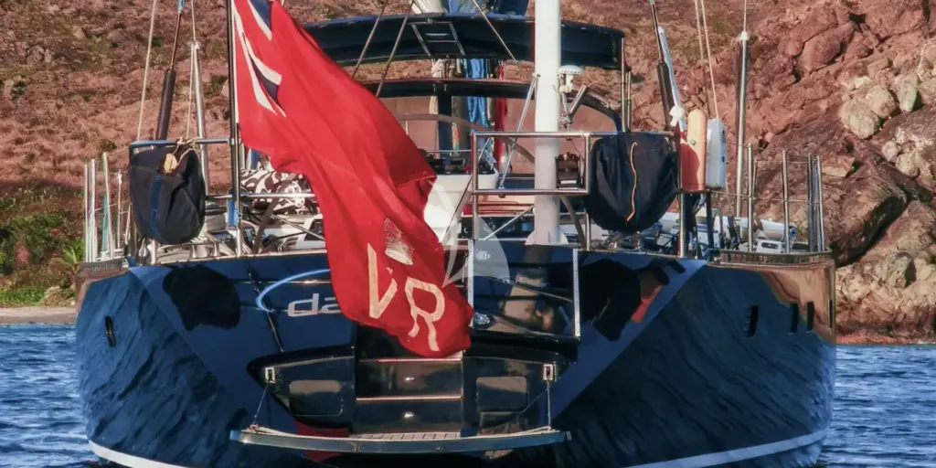 DARK STAR OF LONDON - Exterior