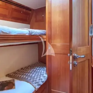 DARK STAR OF LONDON - Guest Cabin 4