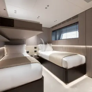NORTHERN ESCAPE | Convertible Twin Cabin