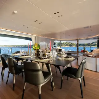 NORTHERN ESCAPE | Main Salon