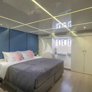 4x Convertible Double/Twin guest cabins with king size beds on lower deck