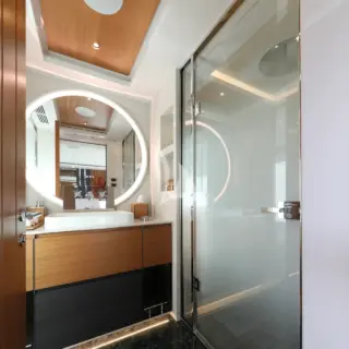 Primary Stateroom En Suite