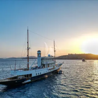 KALIZMA - sailing into the sunset