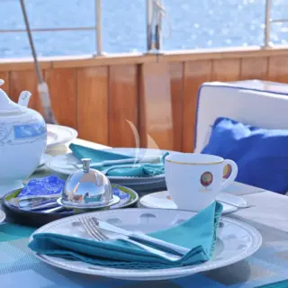 KALIZMA - breakfast setup
