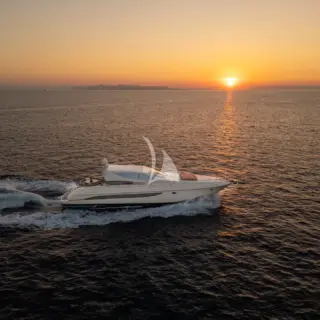 SEA U - Image 1