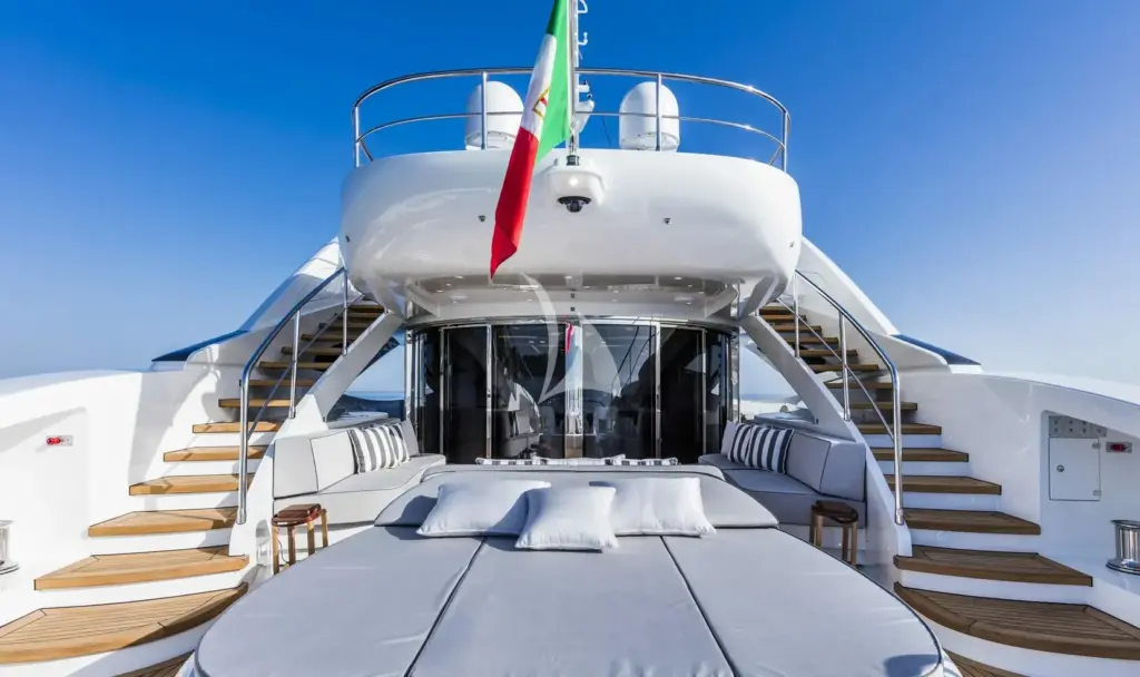 BACK 9 AND A HALF - Image 3