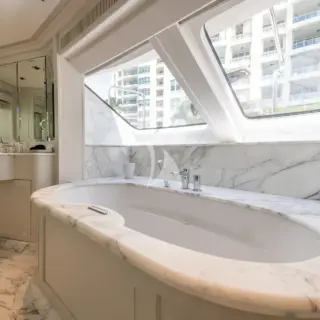 Master Jacuzzi Tub