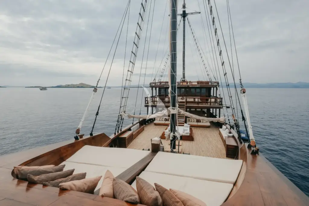 CELESTIA - Front sun beds on main deck 