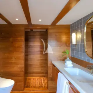 Owner stateroom Bathroom