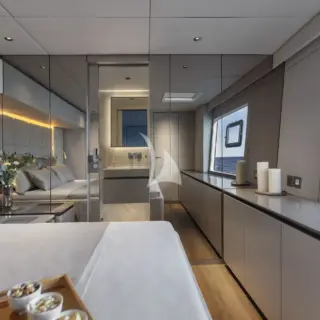 Guest cabin