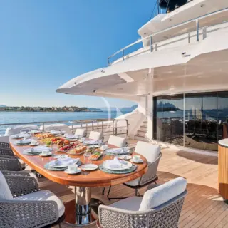 Upper deck aft dining