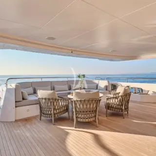 Main deck aft
