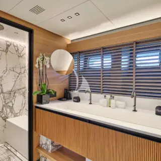 VIP bathroom en suite