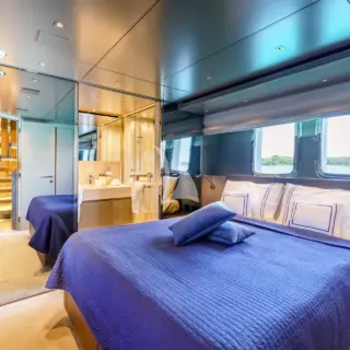 Double cabin