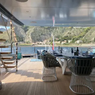 Upper deck aft seating