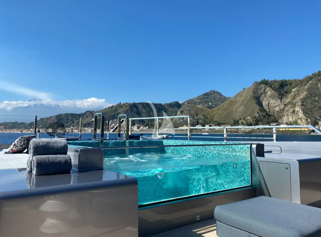 PANDION PEARL - Upper deck Jacuzzi