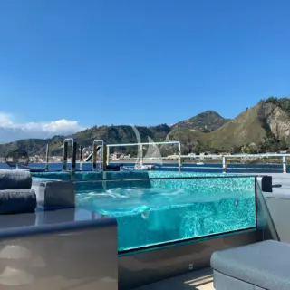 Upper deck Jacuzzi
