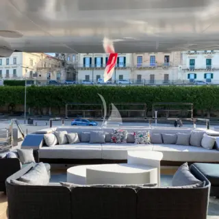 Main deck aft seating