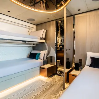 Twin cabin with pullman